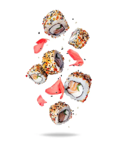 Świeże Bułki Sushi Imbirem Powietrzu Izolowane Białym Tle — Zdjęcie stockowe