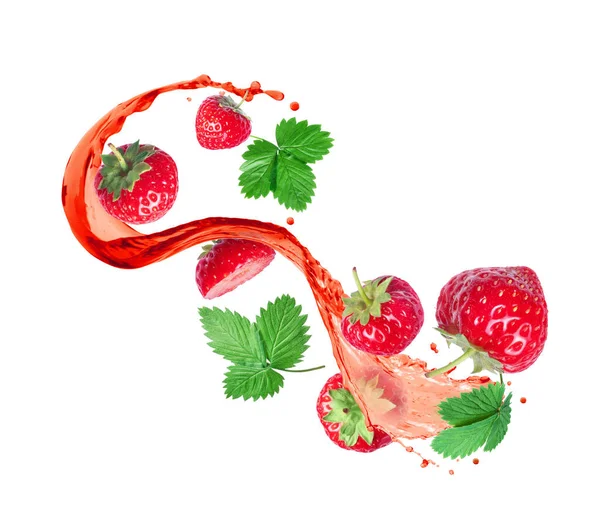 Reife Erdbeeren Mit Blättern Spritzern Saft Isoliert Auf Weißem Hintergrund — Stockfoto
