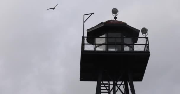 Strażnica Słynnego Więzienia Stanowego Alcatraz Zatoce San Francisco Stanie Kalifornia — Wideo stockowe