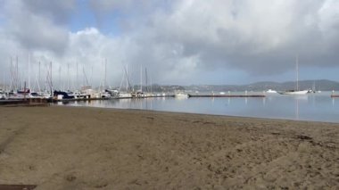 Sausalito Beach and Pier is a city in the San Francisco Bay Area specifically in Marin County, California. It is an ideal place to enjoy summer vacations.