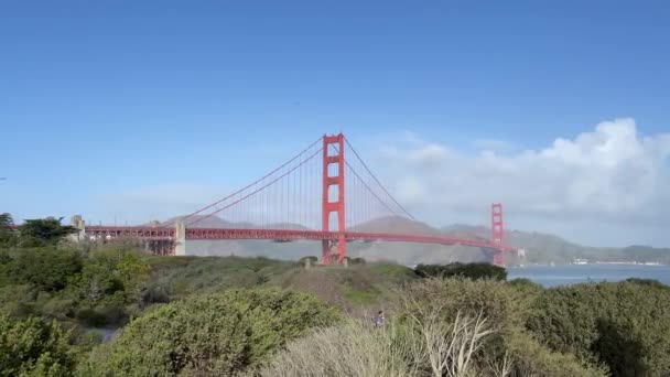 Den Fantastiska Och Berömda Golden Gate Bridge Den Kaliforniska Staden — Stockvideo