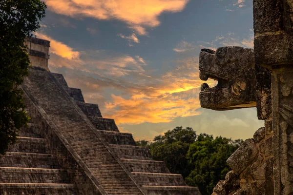Disfrutando Pirámide Chichén Itza Desde Plataforma Águilas Jaguares Con Dios — Foto de Stock