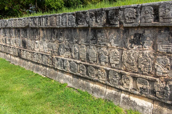 Tzompantli Chichén Itzá Que Altar Donde Grupo Cráneos Fueron Montados — Foto de Stock