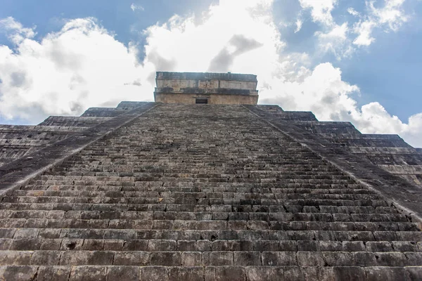Kukulcai Isten Lépcsője Mexikó Maja Romjaitól Lépcsők Mennek Fel Chichen — Stock Fotó
