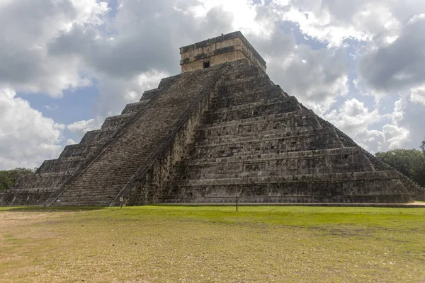 Zamek Świątynia Kukulkan Chichen Itza Piramida Majów Jukatanie Meksyk Koncepcja — Zdjęcie stockowe