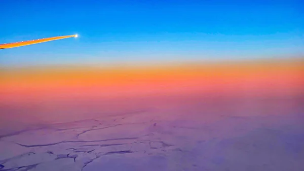 그린란드와 상공을 사진들 북극에 있습니다 사진은 비행기에서 얼어붙고 얼어붙은 비행기의 — 스톡 사진