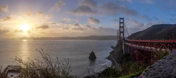 Prachtig Panoramisch Uitzicht Prachtige Golden Gate Bridge Gezien Vanaf Een — Stockfoto