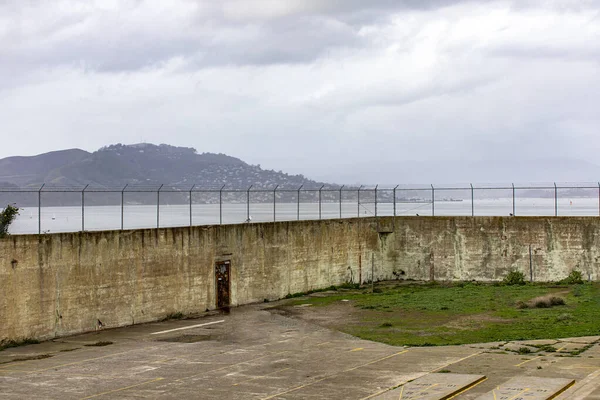 Детская Площадка Федеральной Тюрьмы Острове Алькатрас Центре Залива Сан Франциско — стоковое фото