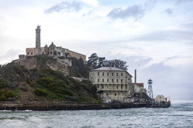 San Francisco Körfezi 'ndeki ünlü adaya. Ünlü maksimum güvenlikli federal hapishane Alcatraz, Kaliforniya' da, Amerika Birleşik Devletleri 'nde. ABD Konsepti.