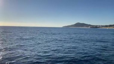 Baja California Sur, Meksika 'daki Cortez Denizi' nin Pasifik Okyanusu 'ndaki Cape Saint Luke Kemeri' nde yelken açan Kaliforniya Körfezi 'nde yelkenli yolculuğunun tadını çıkarıyorum. Kavram tekneleri.