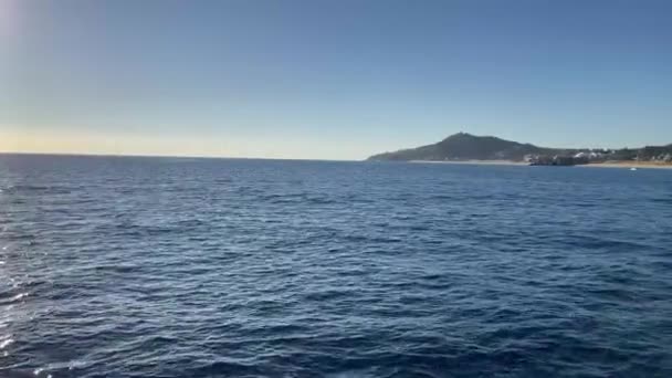 Élvezi Egy Vitorlás Vitorlázását Kaliforniai Öbölben Amely Cape Saint Luke — Stock videók