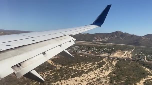 Commercial Aircraft Flaps Extended Flying Mexico Baja California Sur While — Stock Video