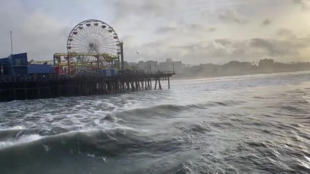 Golven Crashen Pier Van Santa Monica Staat Californië Verenigde Staten — Stockvideo