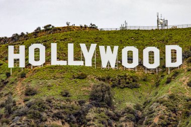 Los Angeles Birleşik Devletleri; 15 Ocak 2023: Amerika Birleşik Devletleri 'nin Kaliforniya eyaletindeki Los Angeles şehrindeki ünlü Hollywood tabelası..