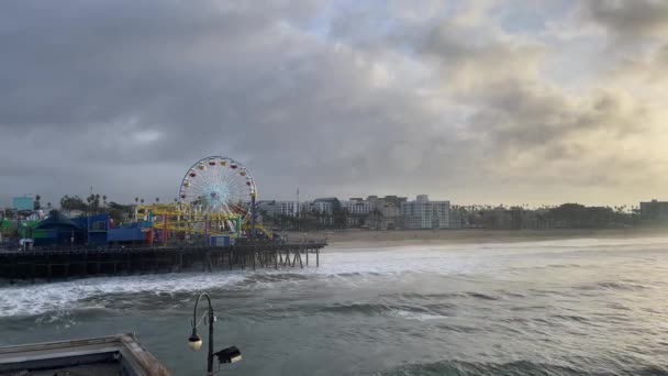 Famoso Santa Monica Pier Poucos Quilômetros Los Angeles Estado Califórnia — Vídeo de Stock