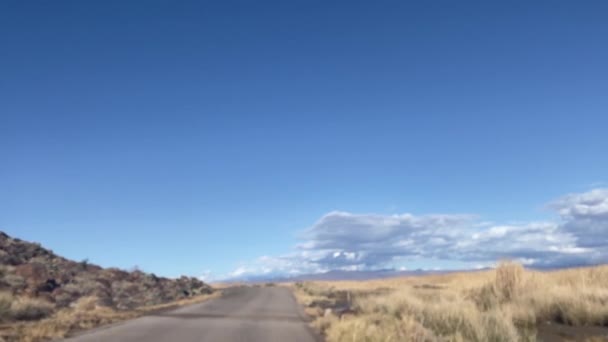 Meşhur Mojave Çölü Geçen Uçsuz Bucaksız Bir Otoyolda Ilerlerken Nevada — Stok video