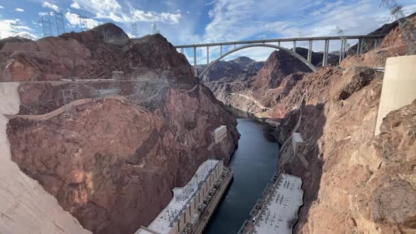 Der Verlauf Des Colorado River Überquert Den Hoover Damm Und — Stockvideo