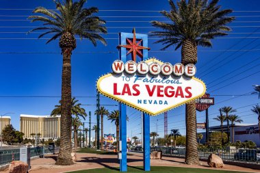Las Vegas, ABD; 18 Ocak 2023: Ünlü Las Vegas karşılama tabelasının fotoğrafı, üzerinde şu mesaj yazılı:.