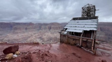 Amerika Birleşik Devletleri Arizona eyaletindeki Colorado Grand Canyon Ulusal Parkı 'nın batısındaki Guano madeni..