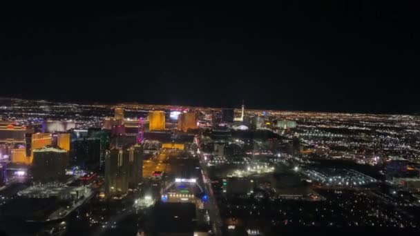 Günah Şehrinin Üzerinde Uçan Bir Gece Helikopteri Turu Las Vegas — Stok video
