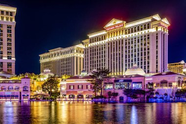 Las Vegas; ABD; 19 Ocak 2023: Las Vegas Bulvarı 'ndaki muhteşem ve muhteşem Caesars Palace, bu cadde büyük oteller, tatil beldeleri ve temalı kumarhanelerle doludur..