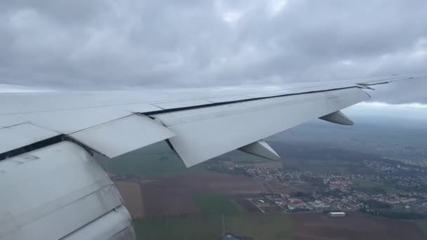 Pohled Okna Širokoúhlé Křídlo Komerčního Letadla Které Používá Přepravě Turistů — Stock video