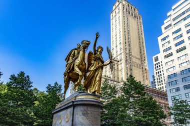 General William Tecumseh Sherman 'ın heykeli ve anıtı, Amerika Birleşik Devletleri' nin New York şehrinin merkez parkının girişinde..