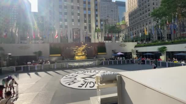 New York Usa Prosince 2023 Odkryté Kluziště Úžasného Záhadného Mrakodrapu — Stock video