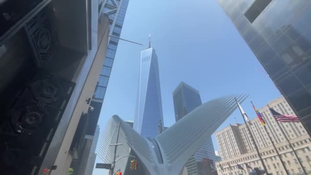 Camminare Verso Favoloso One World Trade Center Che Trova Ground — Video Stock