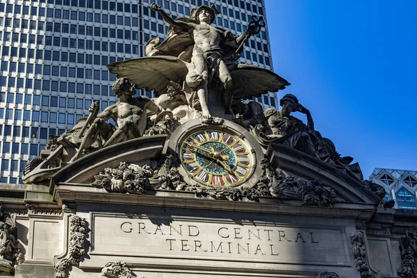 New York, ABD; 1 Haziran 2023: Manhattan Grand Central Terminal tabelası ve anıtı, Manhattan 'daki dünyaca ünlü tren istasyonu,.