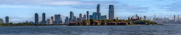 Panoramic View Ellis Island Liberty Island Located Its Icon Statue — Stock Photo, Image