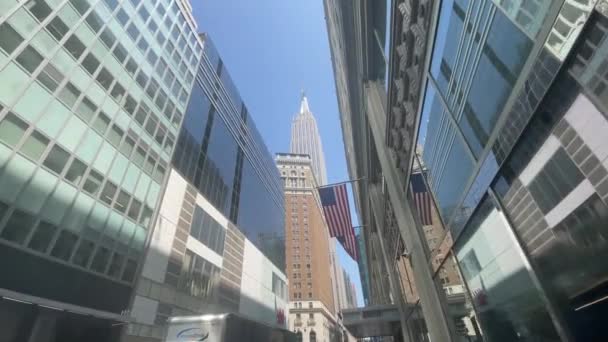New York Usa December 2023 Vandrar Mot Empire State Building — Stockvideo
