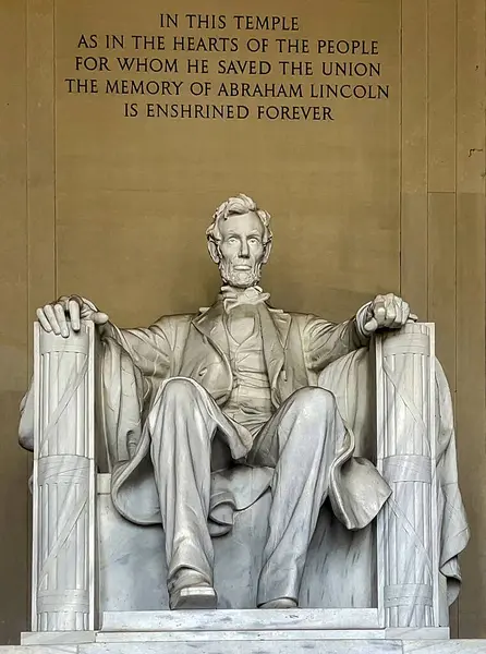 Foto Vertical Estatua Abraham Lincoln Sentado Una Silla National Mall — Foto de Stock