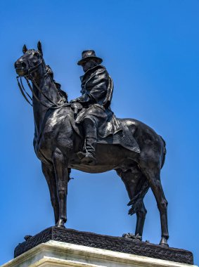 Washington DC, ABD; 2 Haziran 2023: ABD Başkanı Ulysses S. Grant 'e ait anıtın dikey fotoğrafı.