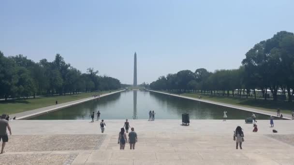 美国华盛顿特区 2023年12月26日 位于美国首都国家广场的华盛顿方尖碑的游客 — 图库视频影像