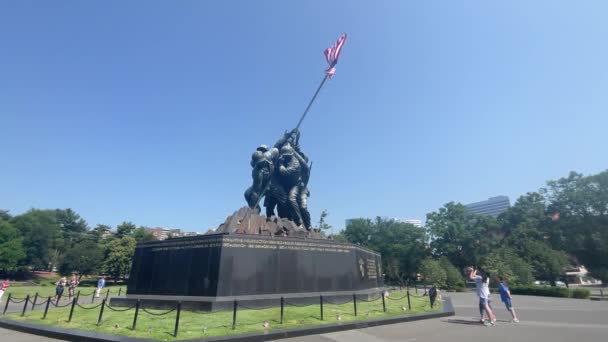 アメリカ合衆国ワシントンDc 2023年12月24日 アーリントン バージニア州 のアメリカ海兵隊Iwo Jima戦争記念館 — ストック動画