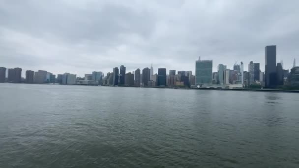 Kilátás New York Városképre Long Island Mólóról Megfigyelő Fedélzetről Amely — Stock videók