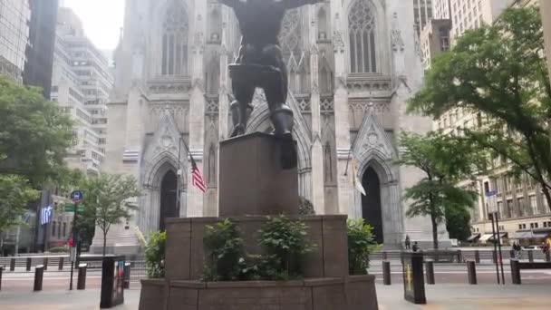 New York Usa Gennaio 2024 Atlante Gigante Una Statua Bronzo — Video Stock