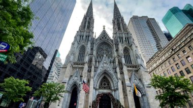 New York, ABD; 23 Ocak 2024: St. Patrick Katedrali, Neo-Gotik tarzında bir katedraldir..