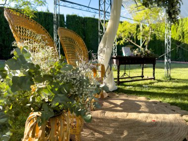 Doğa, sevdiğinle yeminini ederken sunağın olsun. Sivil birlikteliğinizi doğanın güzellikleriyle çevrili çarpıcı bir ortamda kutlayın..