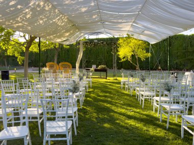 Bohem bir ruhu kucakla ve güneşli bir doğa ortamında 