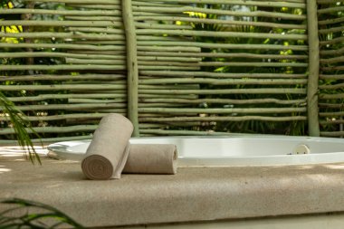 Bir orman macerasına atlayın ve Riviera Maya 'daki özel jakuzi vahasını keşfedin. Doğanın kalbinde rahatla ve duyularını tazele..