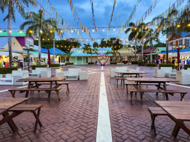 Cancun, Meksika; 26 Eylül 2023: Cancun, Meksika 'daki Gran Bahia Principe kompleksi içindeki büyüleyici Hacienda Dona Isabel Avlusu' nu keşfedin. Tarihi cazibeyi ve atmosferi keşfedin..