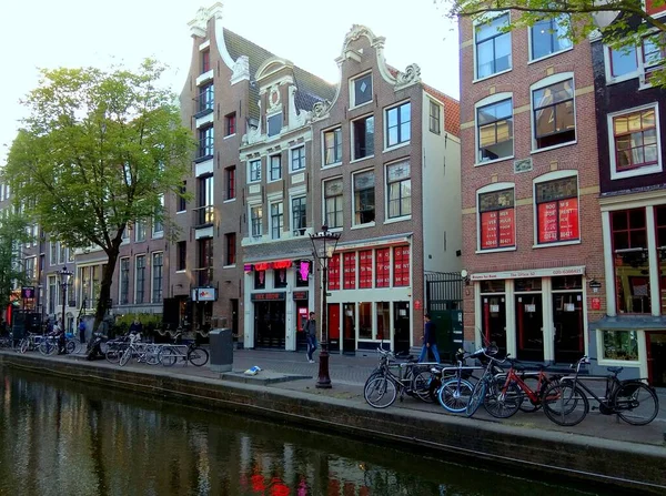 Paesi Bassi Amsterdam Oudezijds Achterburgwal Negozi Case Nel Quartiere Luci — Foto Stock