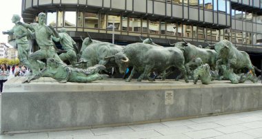 Spain, Pamplona,  Av. de Carlos III el Noble Etorbidea, monumento al Encierro (Bull Run Monument)
