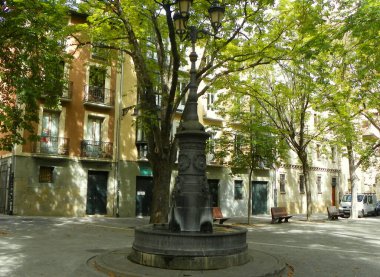 Spain, Pamplona, Plazuela de San Jose, cast iron street lamp with a fountain