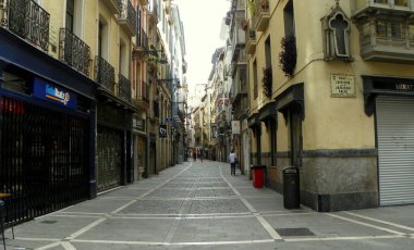 Spain, Pamplona, 3 Calle del Pozo Blanco, streets of the old town