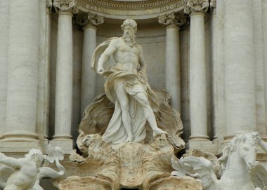 Italy, Rome, 96 Piazza di Trevi, Palazzo Poli, sculpture on the facade of the palace