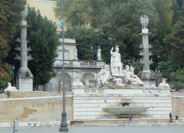 Italy, Rome, Piazza del Popolo, Fountain of the Goddess Rome and Pincio terrace (Fontana della Dea Roma e terrazza del Pincio)