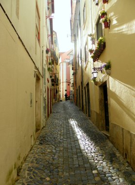 Portugal, Lisbon, R. de Sao Miguel 34, narrow streets of the old town